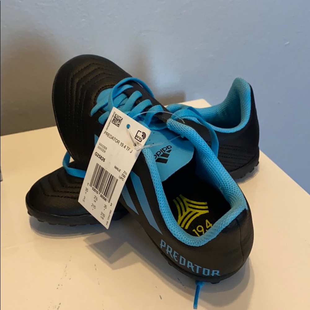Predator 19.4 soccer cleats (turf/indoor) size 3